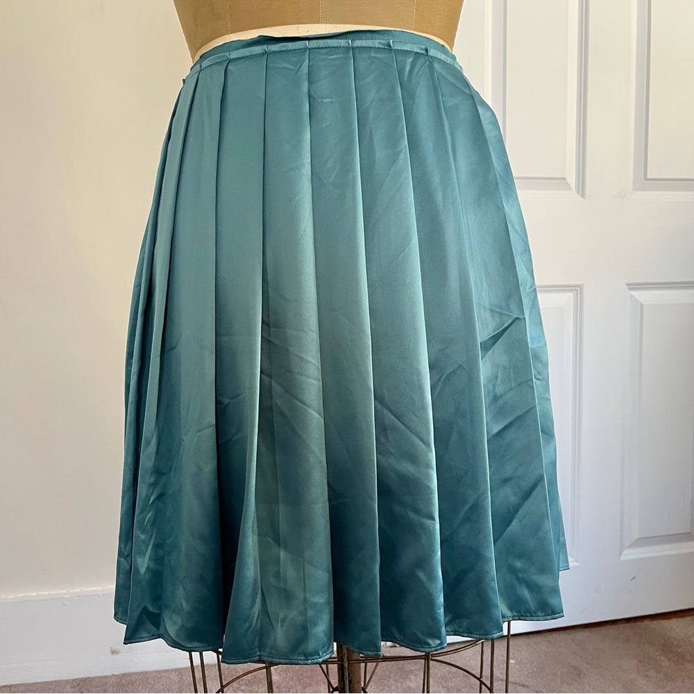 Old Navy Women’s Side Zip Pleated Skirt Size 6